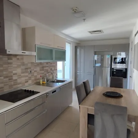 Skopje Sky Apartments & Floor 33Th & 25Th & 19Th & 13Th 12Th With Pool & Spa & Fitness & Parking Included In Price Exterior photo