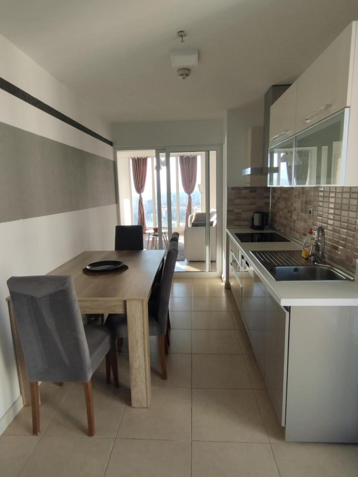 Skopje Sky Apartments & Floor 33Th & 25Th & 19Th & 13Th 12Th With Pool & Spa & Fitness & Parking Included In Price סקופיה