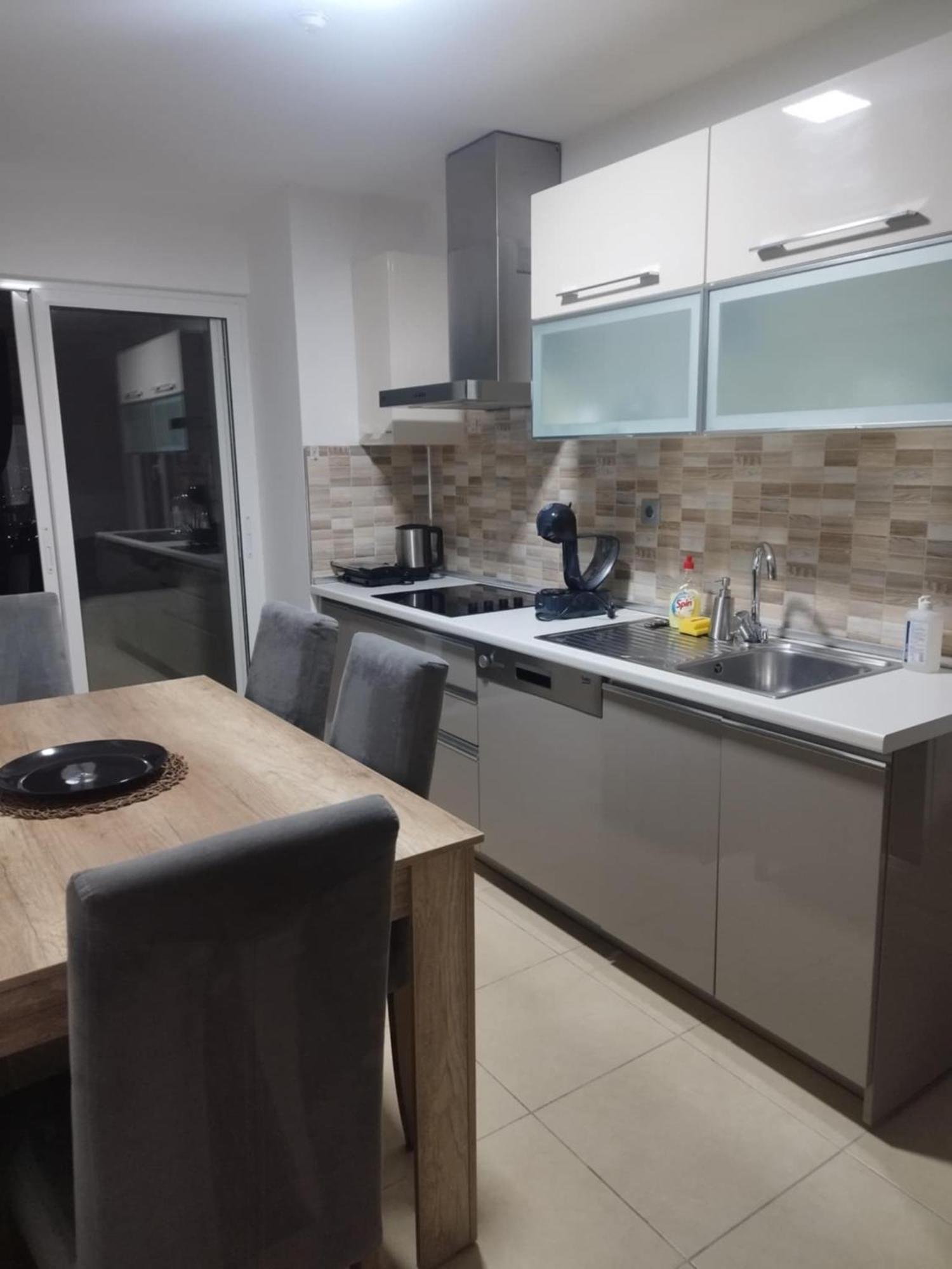 דירה Skopje Sky Apartments & Floor 33Th & 25Th & 19Th & 13Th 12Th With Pool & Spa & Fitness & Parking Included In Price